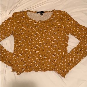 Long sleeve fitted cropped shirt